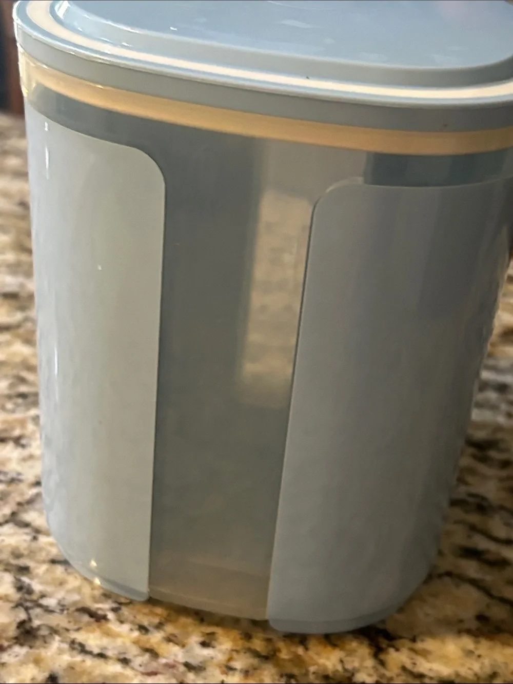 Tupperware durable light